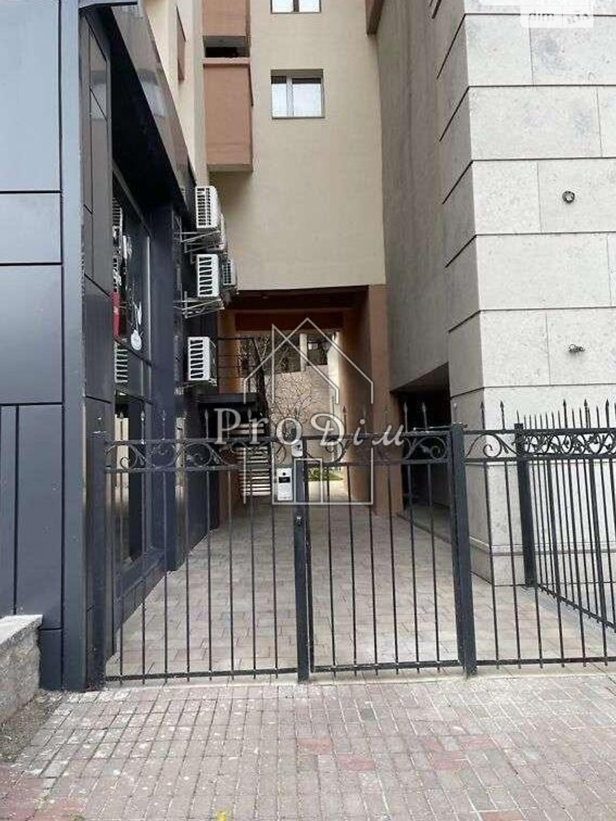 Продаж трикімнатної квартири в Києві, на вул. Антоновича 122, район Голосіївський фото 1 Продаж трикімнатної квартири в Києві, на вул. Антоновича 122, район Голосіївський фото 1