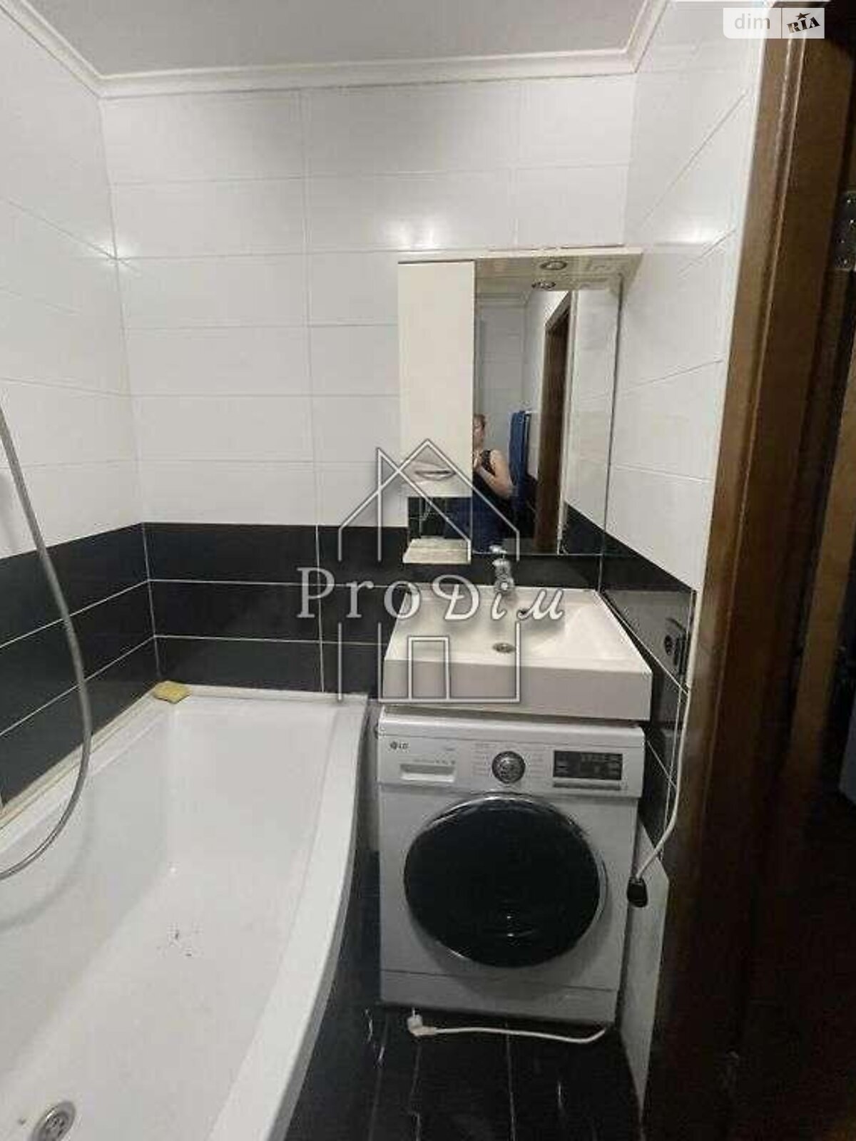 Продаж трикімнатної квартири в Києві, на вул. Антоновича 122, район Голосіївський фото 1 Продаж трикімнатної квартири в Києві, на вул. Антоновича 122, район Голосіївський фото 1