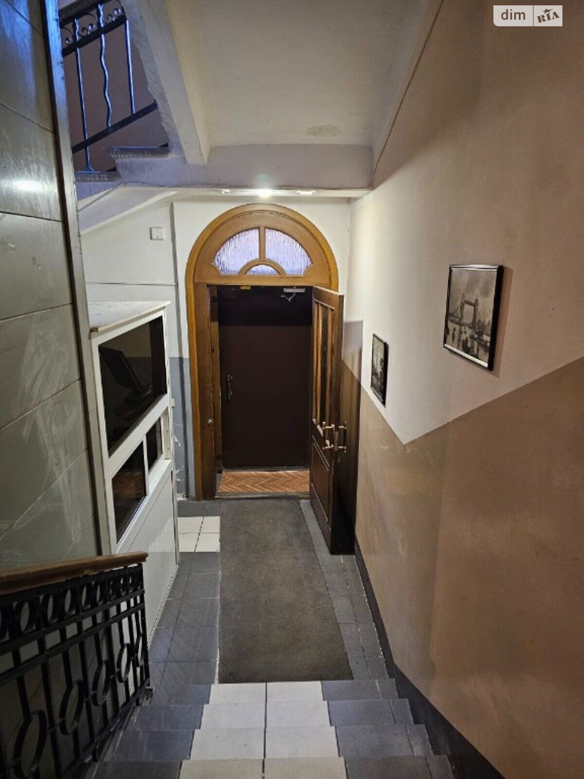 Продажа двухкомнатной квартиры в Киеве, на ул. Банковая 1/10, район Печерский фото 1 Продажа двухкомнатной квартиры в Киеве, на ул. Банковая 1/10, район Печерский фото 1