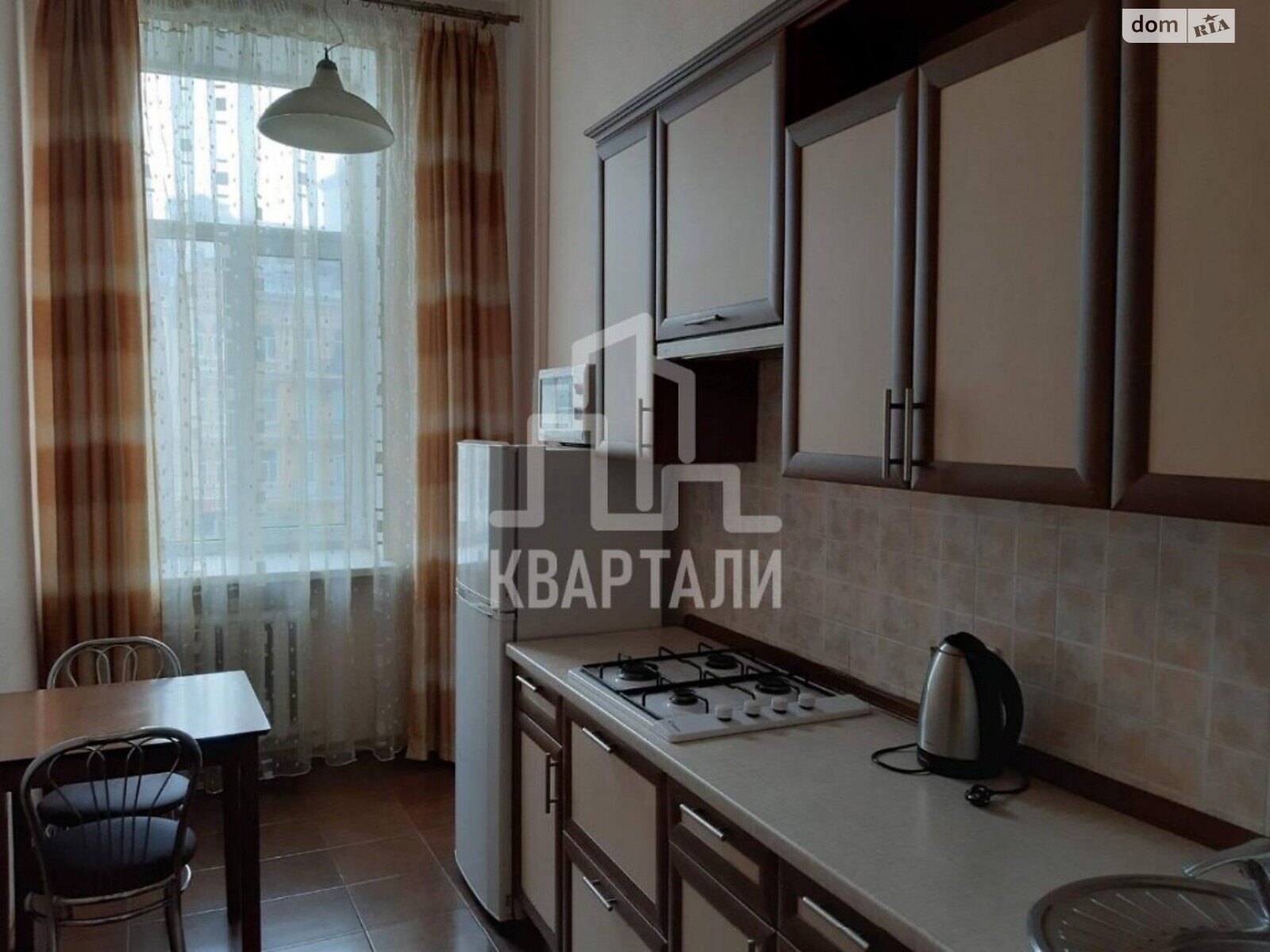 Продаж однокімнатної квартири в Києві, на вул. Басейна 12, район Печерський фото 1