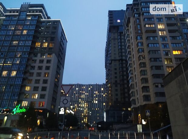 Продажа трехкомнатной квартиры в Киеве, на ул. Драгомирова район Печерский фото 1 Продажа трехкомнатной квартиры в Киеве, на ул. Драгомирова район Печерский фото 1