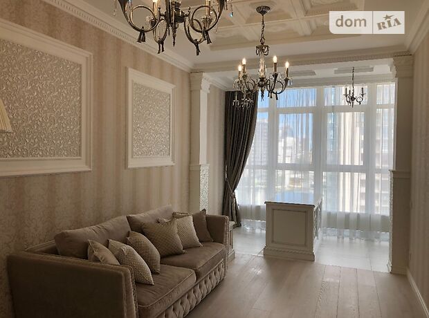 Продажа пятикомнатной квартиры в Киеве, на ул. Драгомирова, район Печерский фото 1 Продажа пятикомнатной квартиры в Киеве, на ул. Драгомирова, район Печерский фото 1