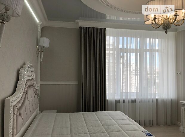 Продажа пятикомнатной квартиры в Киеве, на ул. Драгомирова, район Печерский фото 1 Продажа пятикомнатной квартиры в Киеве, на ул. Драгомирова, район Печерский фото 1