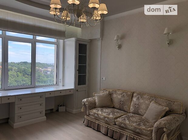 Продажа пятикомнатной квартиры в Киеве, на ул. Драгомирова, район Печерский фото 1 Продажа пятикомнатной квартиры в Киеве, на ул. Драгомирова, район Печерский фото 1