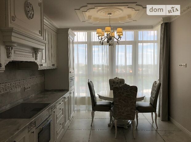 Продажа пятикомнатной квартиры в Киеве, на ул. Драгомирова, район Печерский фото 1 Продажа пятикомнатной квартиры в Киеве, на ул. Драгомирова, район Печерский фото 1