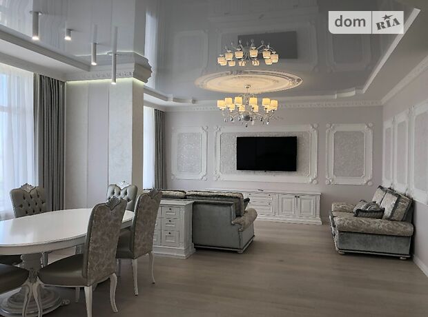 Продажа пятикомнатной квартиры в Киеве, на ул. Драгомирова, район Печерский фото 1 Продажа пятикомнатной квартиры в Киеве, на ул. Драгомирова, район Печерский фото 1