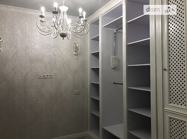 Продажа пятикомнатной квартиры в Киеве, на ул. Драгомирова, район Печерский фото 1 Продажа пятикомнатной квартиры в Киеве, на ул. Драгомирова, район Печерский фото 1