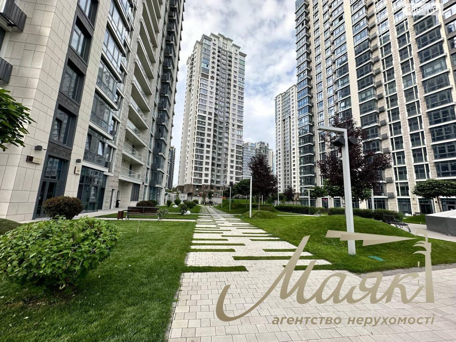 Продажа трехкомнатной квартиры в Киеве, на ул. Андрея Верхогляда 19Б, район Печерский фото 1 Продажа трехкомнатной квартиры в Киеве, на ул. Андрея Верхогляда 19Б, район Печерский фото 1