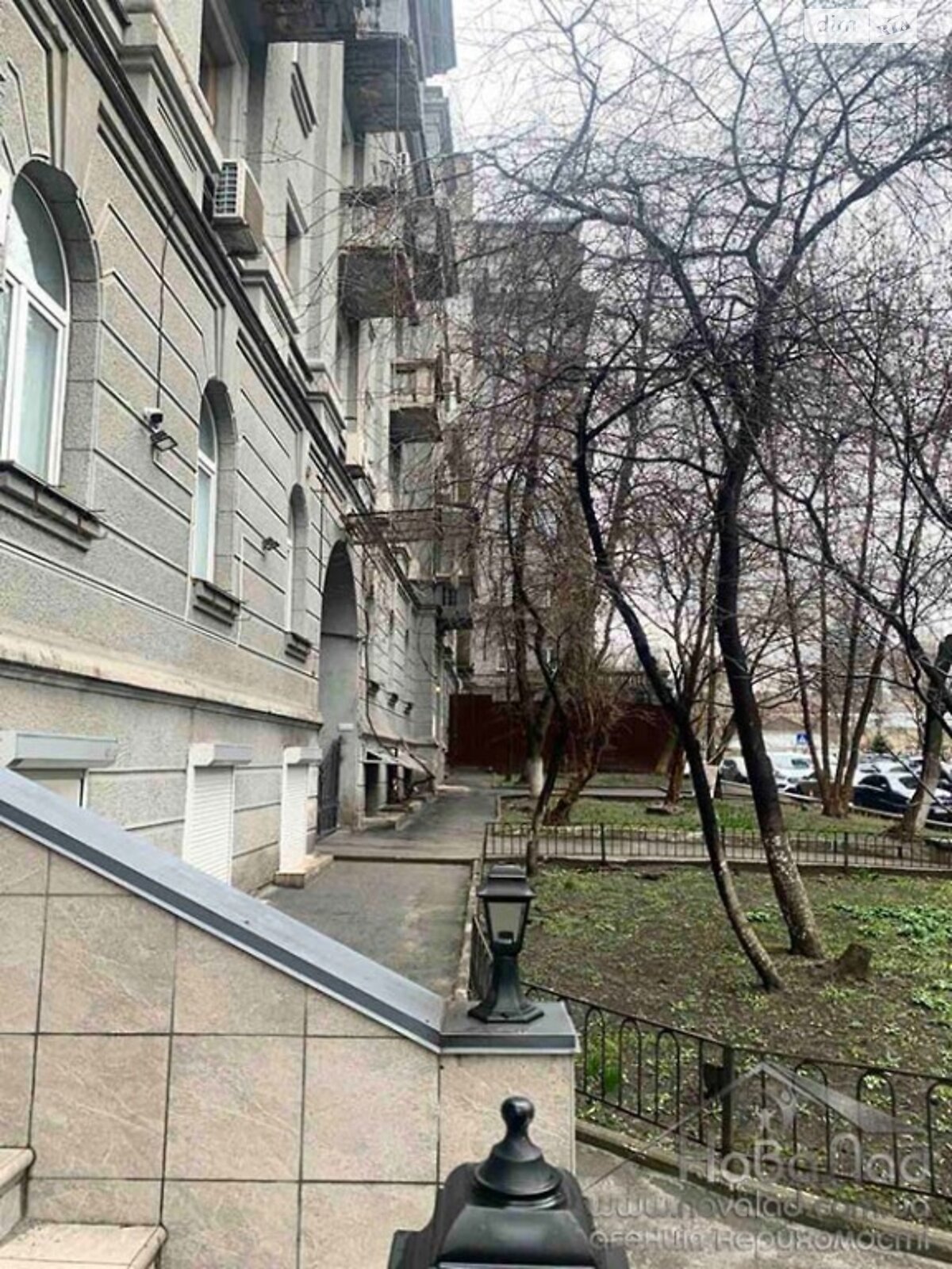 Продажа трехкомнатной квартиры в Киеве, на ул. Дарвина 7, район Печерский фото 1