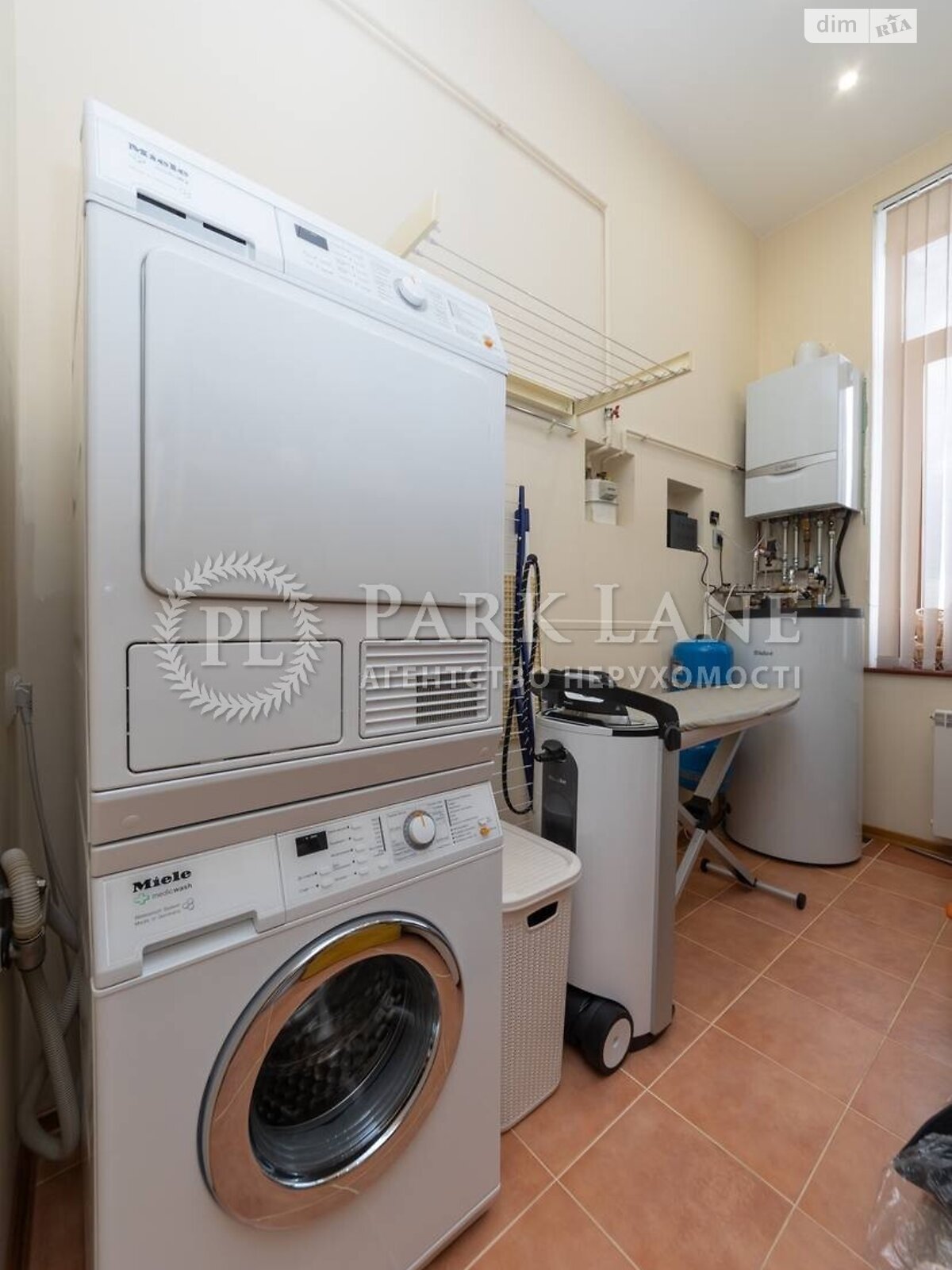 Продаж п`ятикімнатної квартири в Києві, на вул. Дарвіна 1, кв. 1, район Печерський фото 1 Продаж п`ятикімнатної квартири в Києві, на вул. Дарвіна 1, кв. 1, район Печерський фото 1