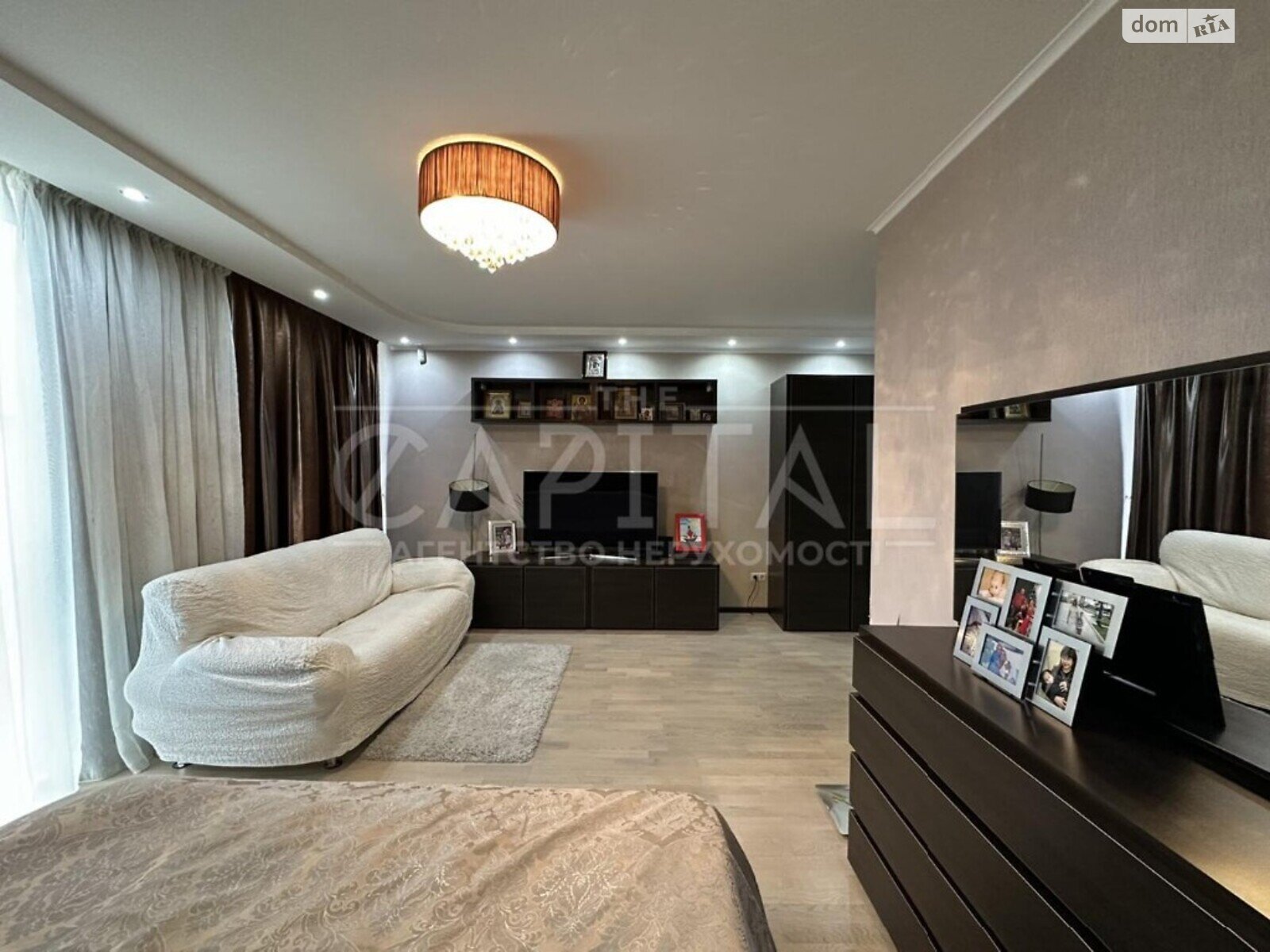 Продажа четырехкомнатной квартиры в Киеве, на ул. Деловая, район Печерский фото 1 Продажа четырехкомнатной квартиры в Киеве, на ул. Деловая, район Печерский фото 1