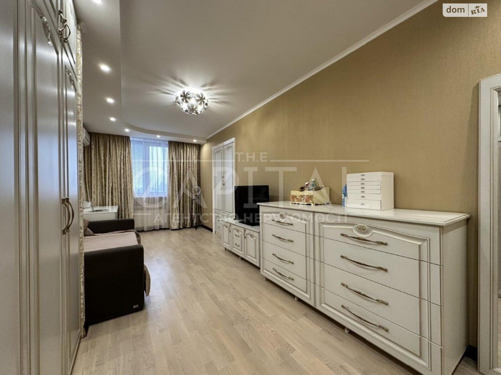 Продажа четырехкомнатной квартиры в Киеве, на ул. Деловая, район Печерский фото 1 Продажа четырехкомнатной квартиры в Киеве, на ул. Деловая, район Печерский фото 1