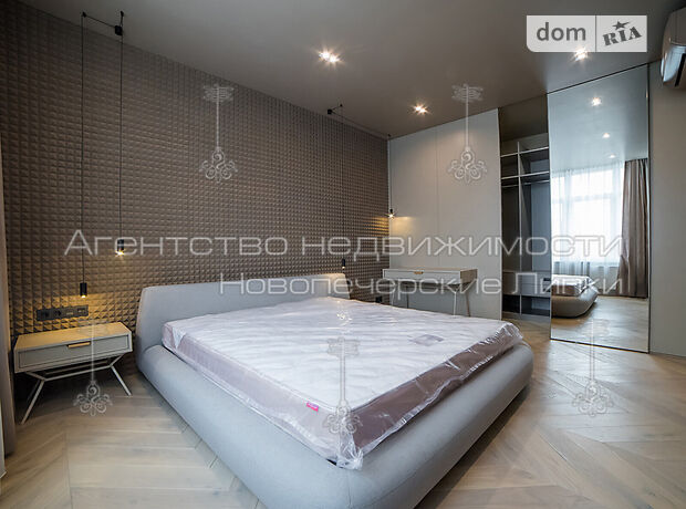 Продажа трехкомнатной квартиры в Киеве, на ул. Драгомирова 17 район Печерский фото 1 Продажа трехкомнатной квартиры в Киеве, на ул. Драгомирова 17 район Печерский фото 1