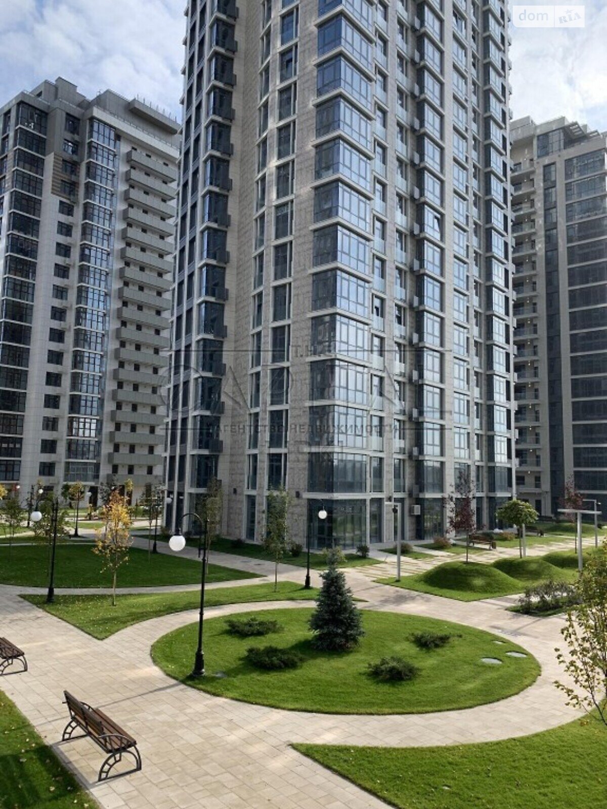 Продаж трикімнатної квартири в Києві, на вул. Андрія Верхогляда 19А, район Печерський фото 1 Продаж трикімнатної квартири в Києві, на вул. Андрія Верхогляда 19А, район Печерський фото 1