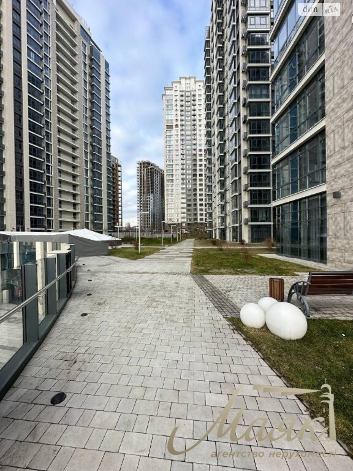 Продажа двухкомнатной квартиры в Киеве, на ул. Андрея Верхогляда 19Б, район Печерский фото 1 Продажа двухкомнатной квартиры в Киеве, на ул. Андрея Верхогляда 19Б, район Печерский фото 1