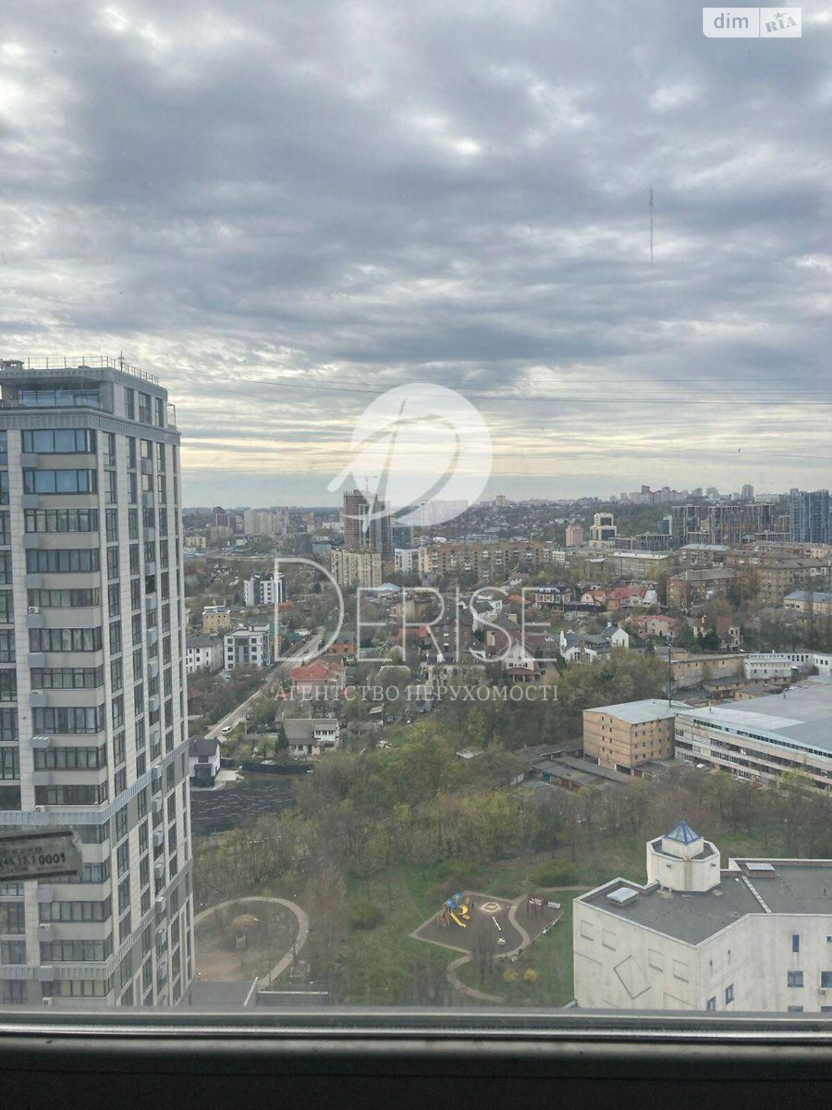 Продаж трикімнатної квартири в Києві, на вул. Андрія Верхогляда 14А, район Печерський фото 1 Продаж трикімнатної квартири в Києві, на вул. Андрія Верхогляда 14А, район Печерський фото 1