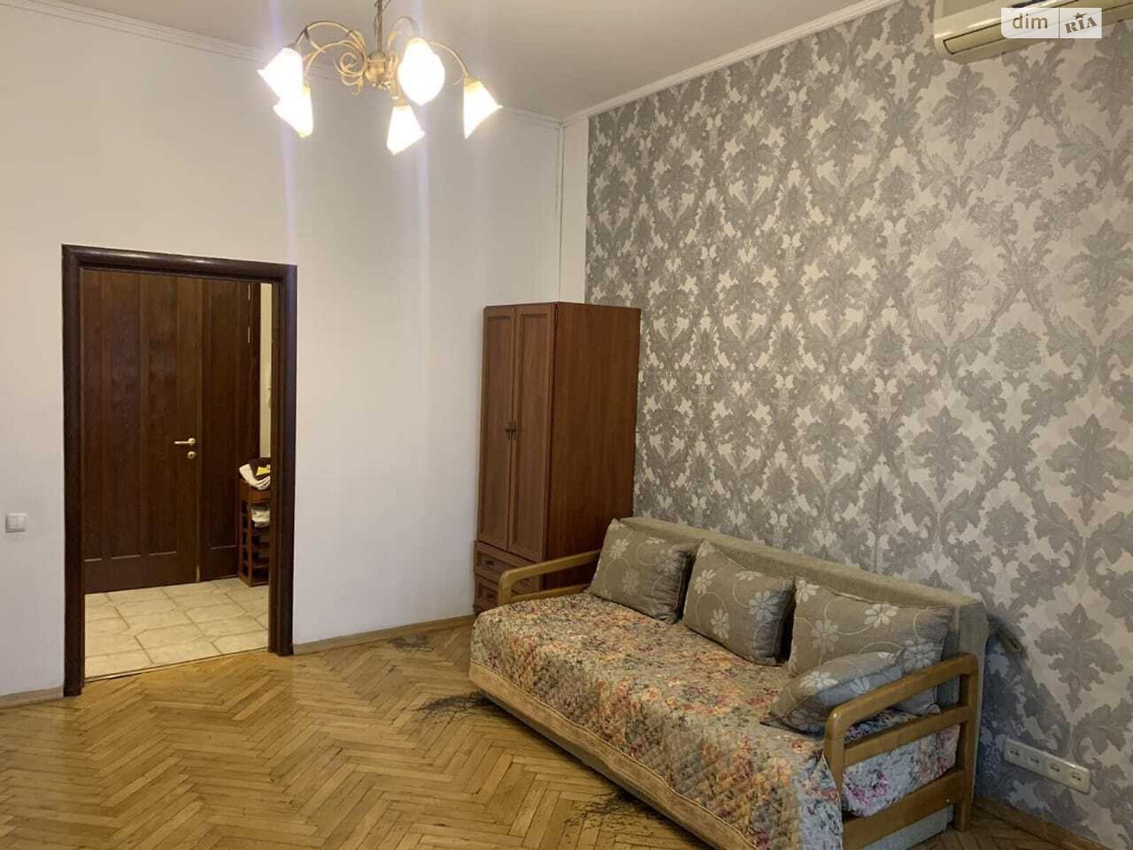 Продажа двухкомнатной квартиры в Киеве, на ул. Крещатик 29, район Печерский фото 1 Продажа двухкомнатной квартиры в Киеве, на ул. Крещатик 29, район Печерский фото 1