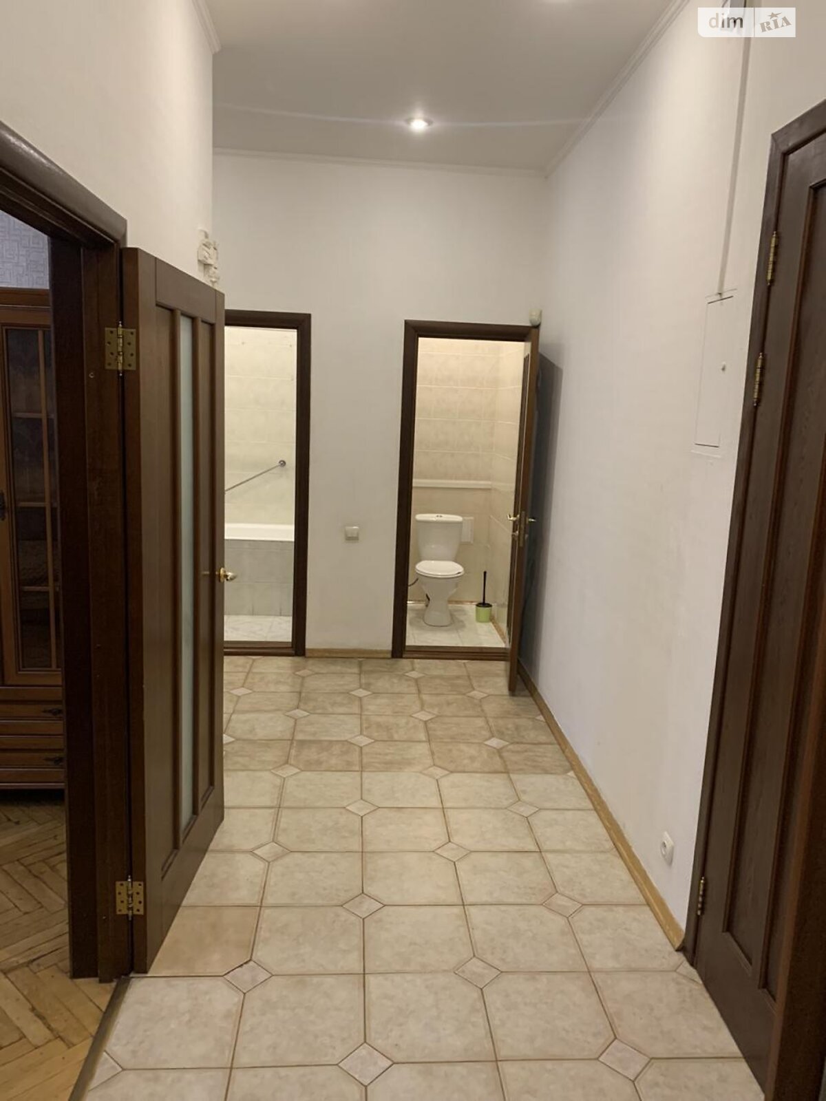 Продажа двухкомнатной квартиры в Киеве, на ул. Крещатик 29, район Печерский фото 1 Продажа двухкомнатной квартиры в Киеве, на ул. Крещатик 29, район Печерский фото 1
