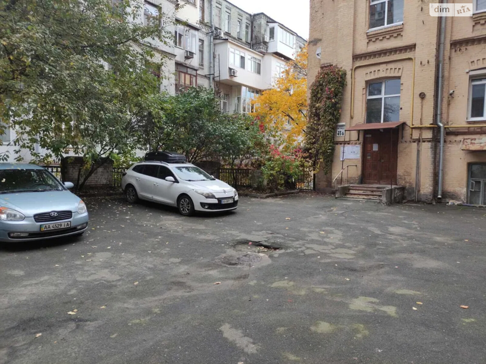 Продажа трехкомнатной квартиры в Киеве, на ул. Лютеранская 11Б, район Печерский фото 1