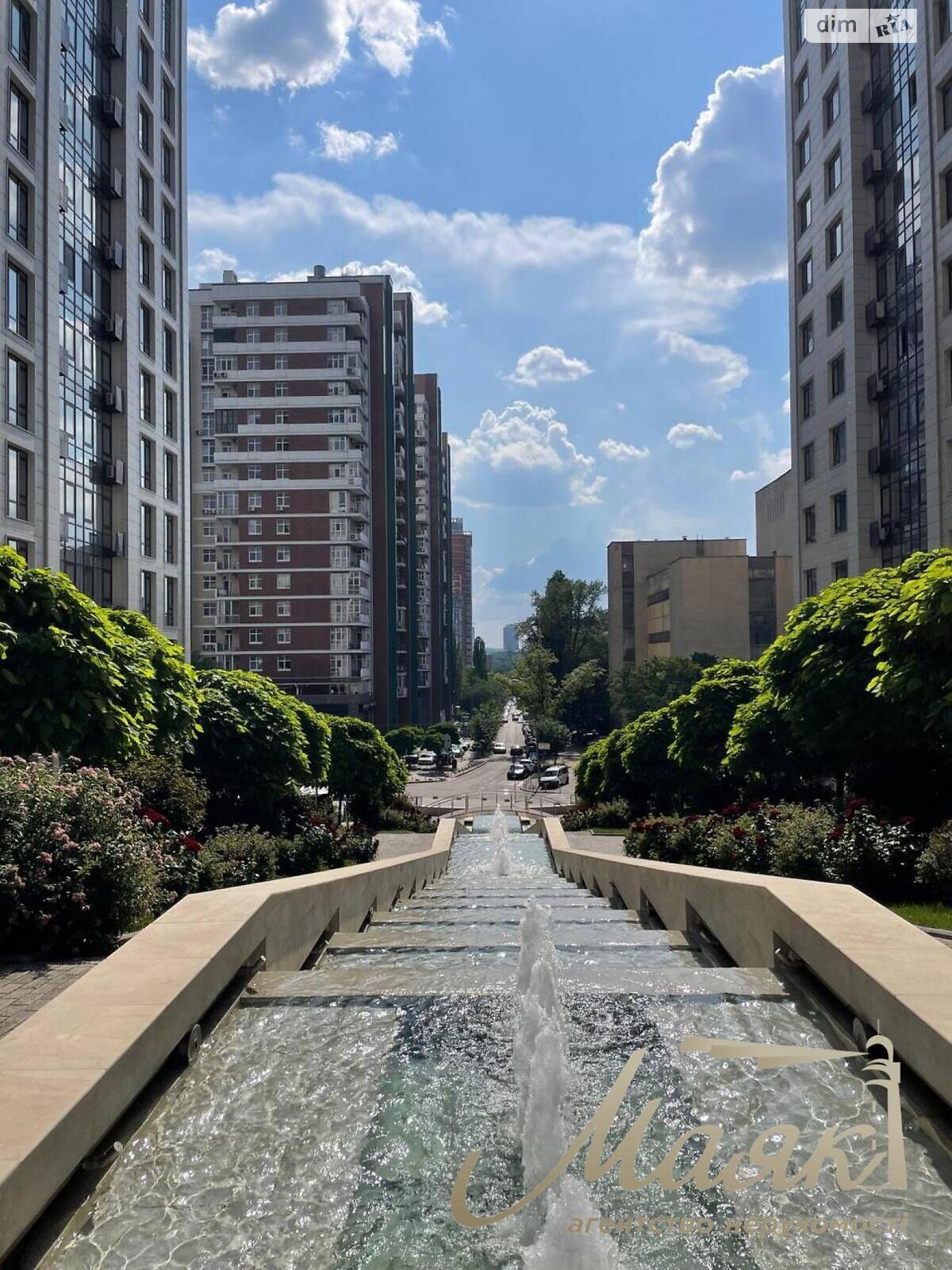 Продажа трехкомнатной квартиры в Киеве, на ул. Иоанна Павла II 6/1, район Печерский фото 1 Продажа трехкомнатной квартиры в Киеве, на ул. Иоанна Павла II 6/1, район Печерский фото 1