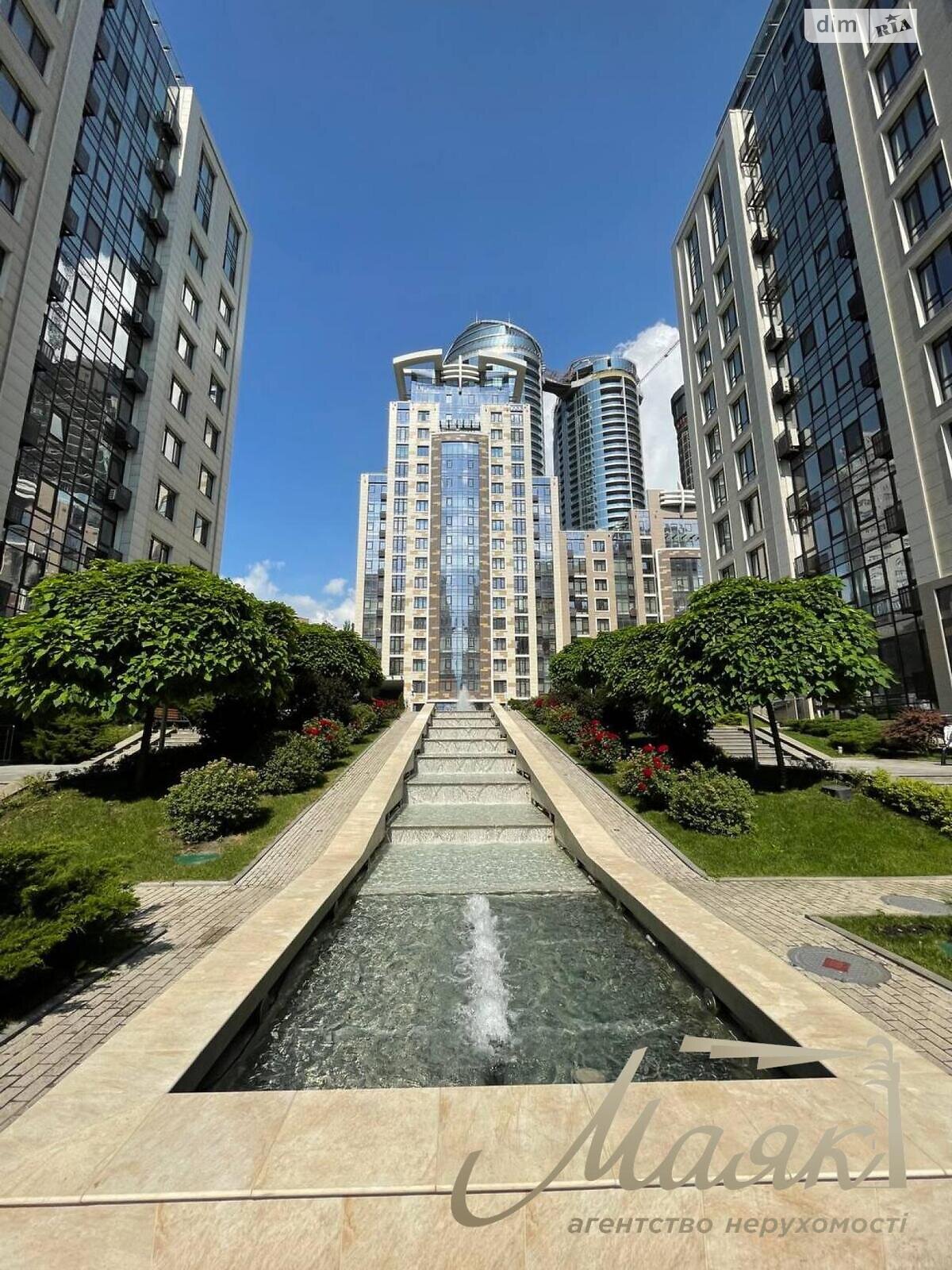 Продажа трехкомнатной квартиры в Киеве, на ул. Иоанна Павла II 6/1, район Печерский фото 1 Продажа трехкомнатной квартиры в Киеве, на ул. Иоанна Павла II 6/1, район Печерский фото 1