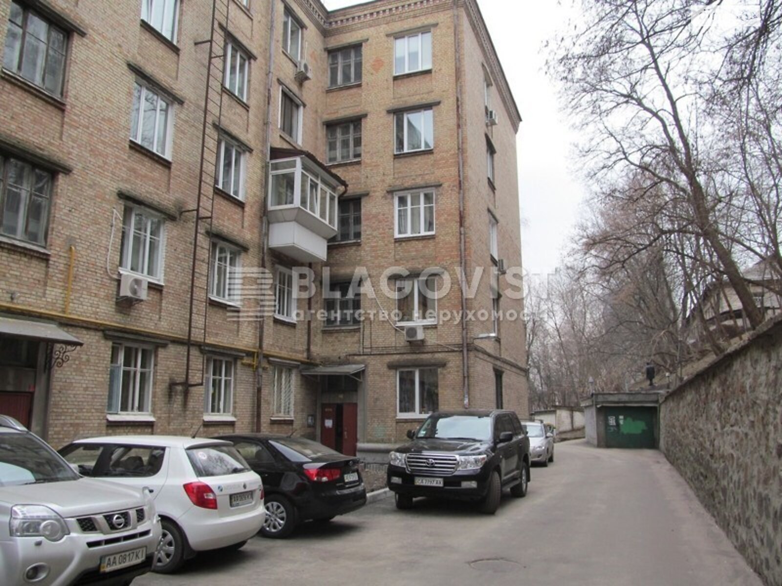 Продажа трехкомнатной квартиры в Киеве, на ул. Ивана Марьяненко 7, район Печерский фото 1
