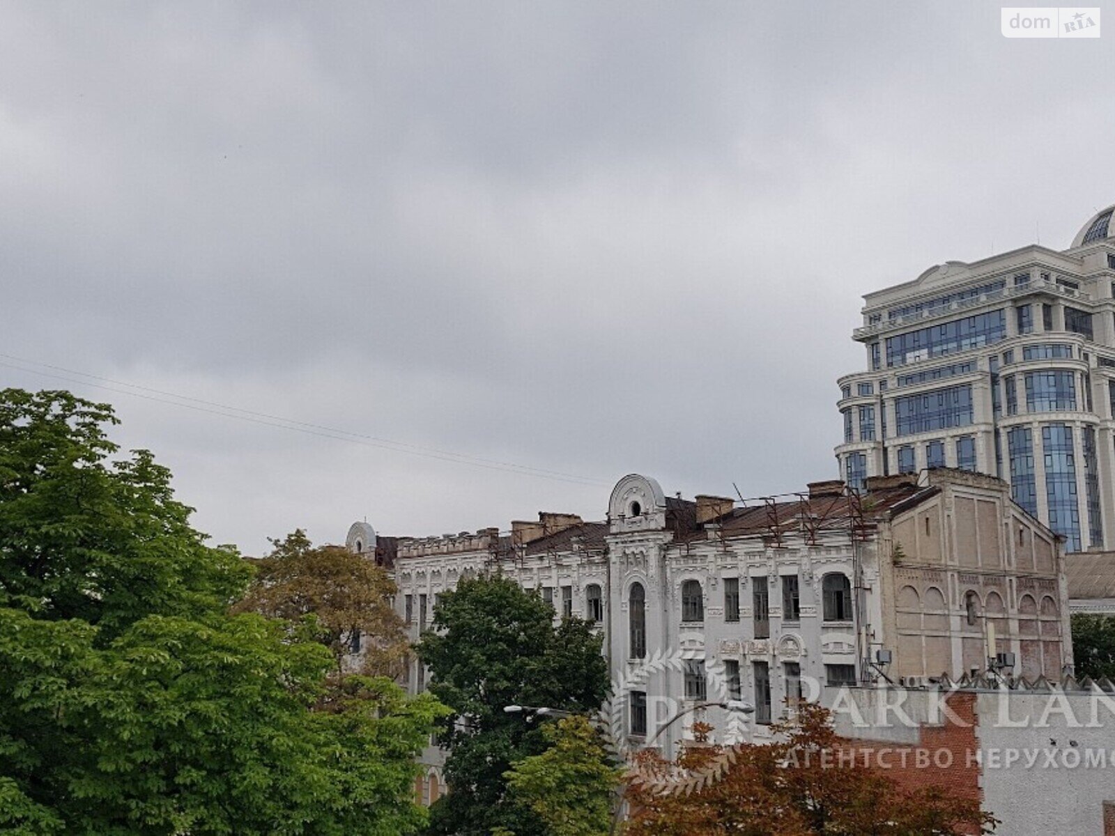 Продаж трикімнатної квартири в Києві, на вул. Івана Мазепи 16, район Печерський фото 1