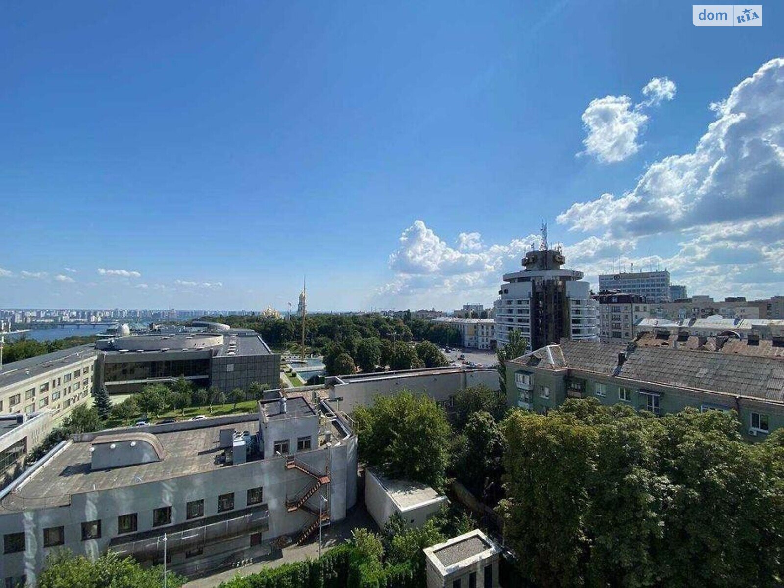 Продажа четырехкомнатной квартиры в Киеве, на ул. Ивана Мазепы 11Б, район Печерский фото 1 Продажа четырехкомнатной квартиры в Киеве, на ул. Ивана Мазепы 11Б, район Печерский фото 1