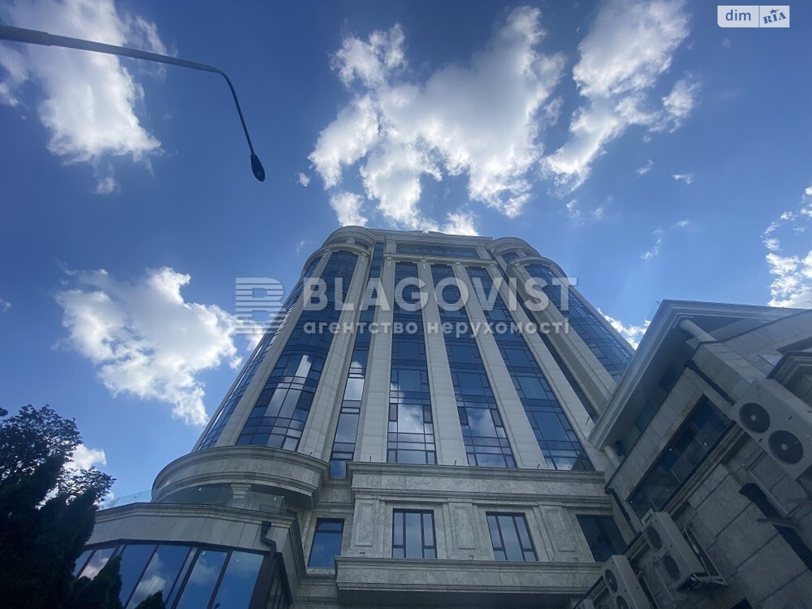 Продажа трехкомнатной квартиры в Киеве, на ул. Ивана Мазепы 11Б, район Печерский фото 1