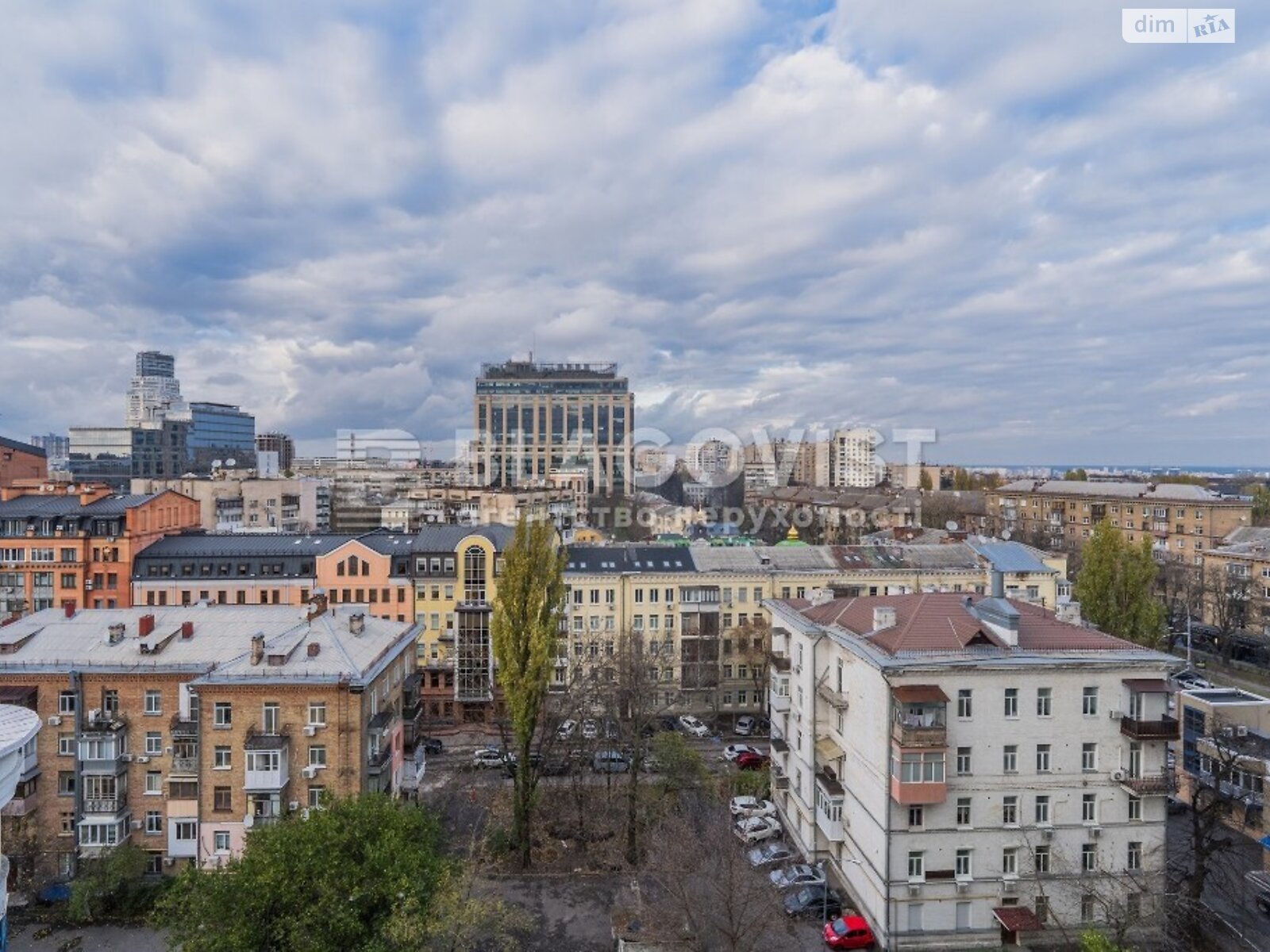 Продажа четырехкомнатной квартиры в Киеве, на ул. Князей Острожских 46/2, район Печерский фото 1