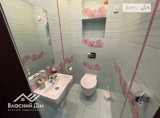 Продажа трехкомнатной квартиры в Киеве, на ул. Коновальца Евгения район Печерский фото 1 Продажа трехкомнатной квартиры в Киеве, на ул. Коновальца Евгения район Печерский фото 1