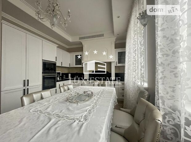 Продажа четырехкомнатной квартиры в Киеве, на ул. Коновальца Евгения 44а, район Печерский фото 1 Продажа четырехкомнатной квартиры в Киеве, на ул. Коновальца Евгения 44а, район Печерский фото 1