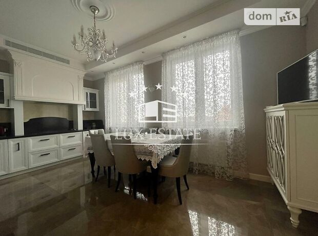 Продажа четырехкомнатной квартиры в Киеве, на ул. Коновальца Евгения 44а, район Печерский фото 1 Продажа четырехкомнатной квартиры в Киеве, на ул. Коновальца Евгения 44а, район Печерский фото 1