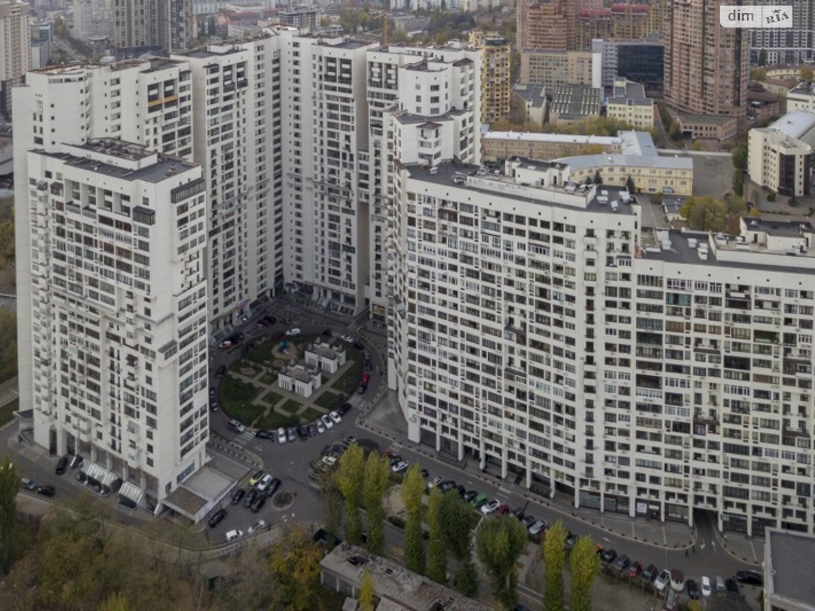 Продажа четырехкомнатной квартиры в Киеве, на ул. Коновальца Евгения 44А, район Печерский фото 1