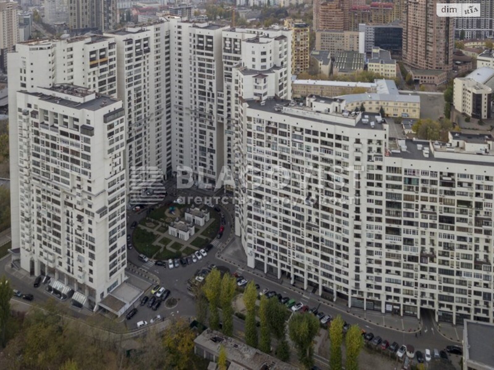 Продажа трехкомнатной квартиры в Киеве, на ул. Коновальца Евгения 44А, район Печерский фото 1
