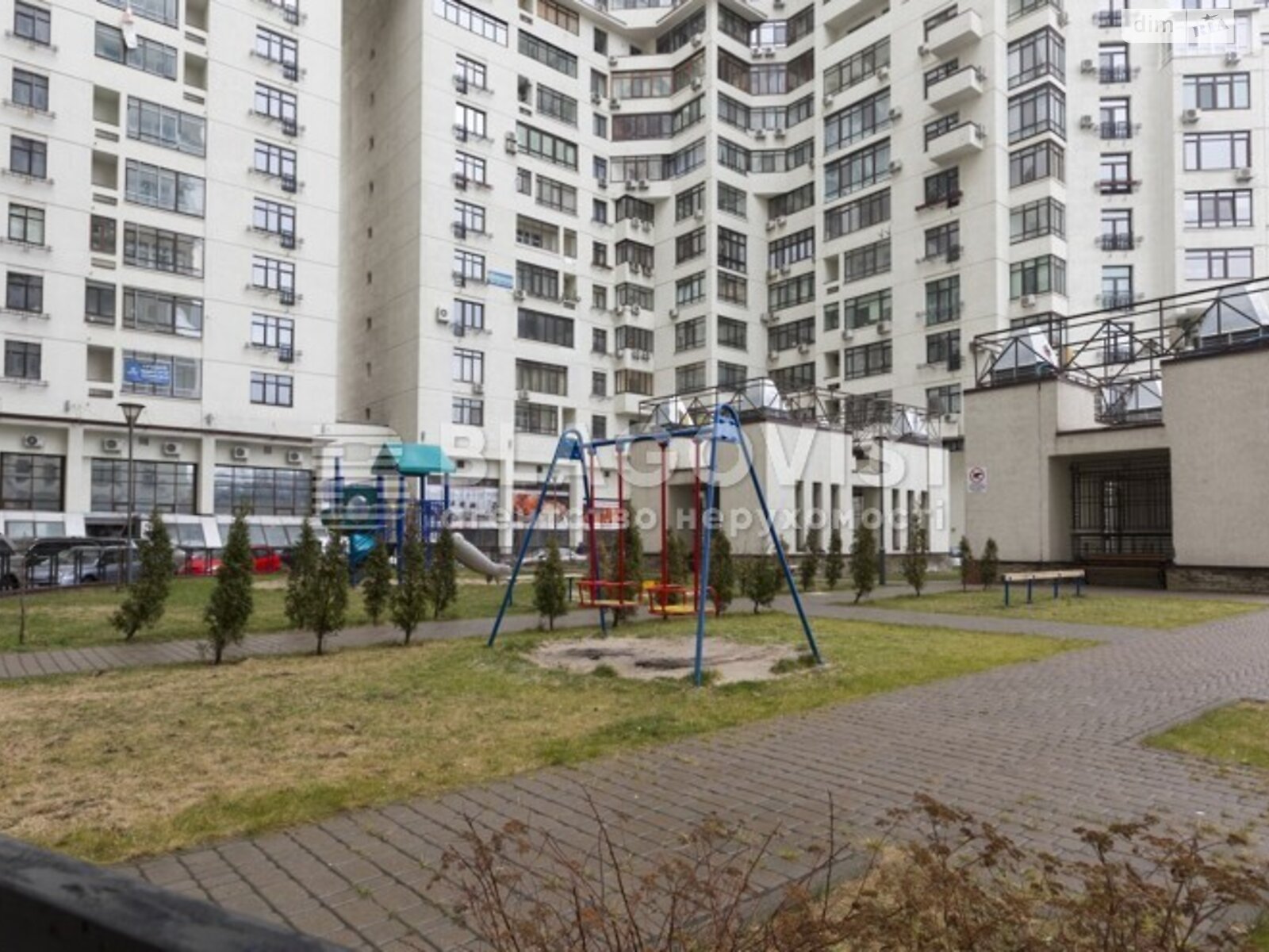 Продажа трехкомнатной квартиры в Киеве, на ул. Коновальца Евгения 44А, район Печерский фото 1