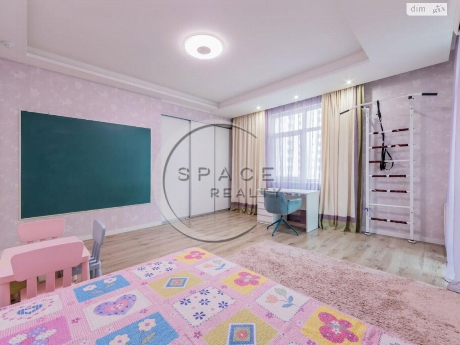 Продажа трехкомнатной квартиры в Киеве, на ул. Коновальца Евгения 44А, район Печерский фото 1 Продажа трехкомнатной квартиры в Киеве, на ул. Коновальца Евгения 44А, район Печерский фото 1