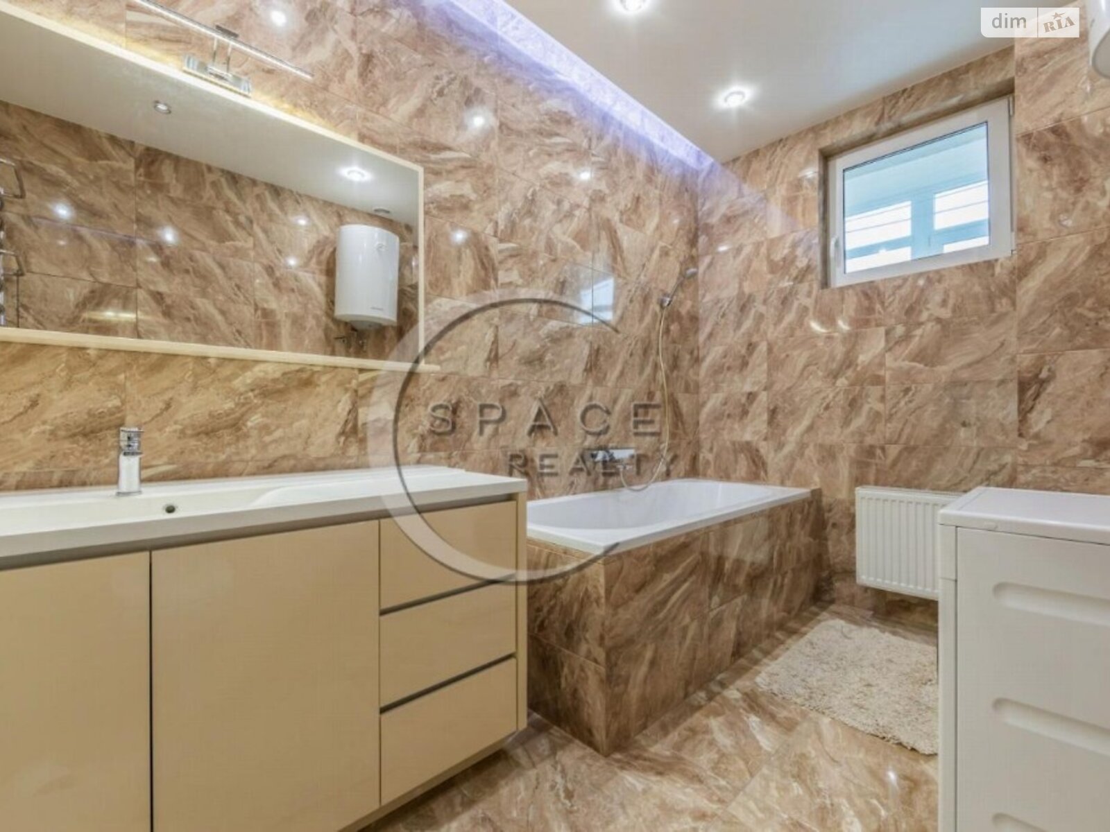 Продажа трехкомнатной квартиры в Киеве, на ул. Коновальца Евгения 44А, район Печерский фото 1 Продажа трехкомнатной квартиры в Киеве, на ул. Коновальца Евгения 44А, район Печерский фото 1