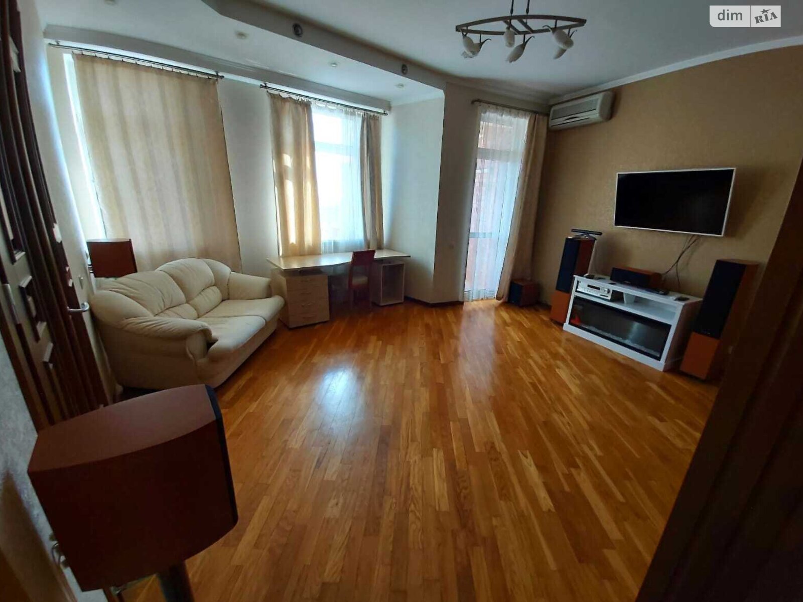 Продажа однокомнатной квартиры в Киеве, на ул. Коновальца Евгения 36Б, кв. 31, район Печерский фото 1 Продажа однокомнатной квартиры в Киеве, на ул. Коновальца Евгения 36Б, кв. 31, район Печерский фото 1