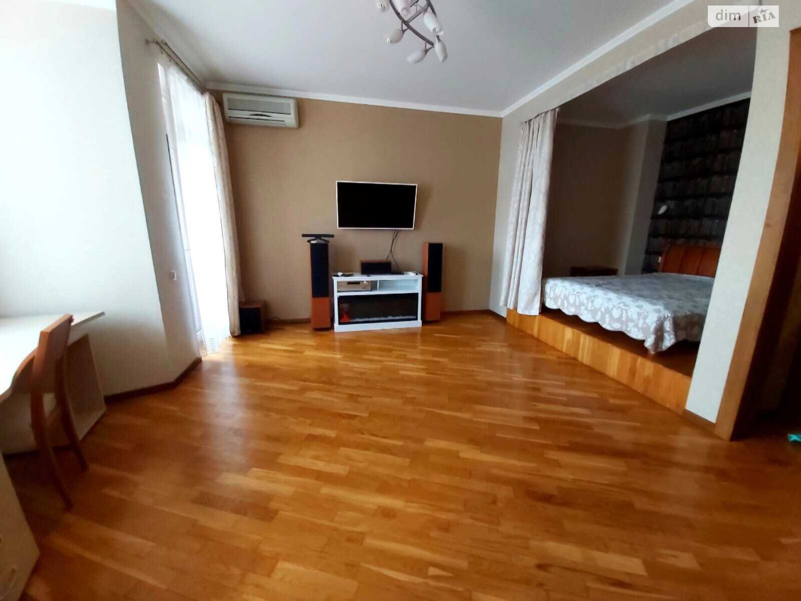 Продажа однокомнатной квартиры в Киеве, на ул. Коновальца Евгения 36Б, кв. 31, район Печерский фото 1 Продажа однокомнатной квартиры в Киеве, на ул. Коновальца Евгения 36Б, кв. 31, район Печерский фото 1
