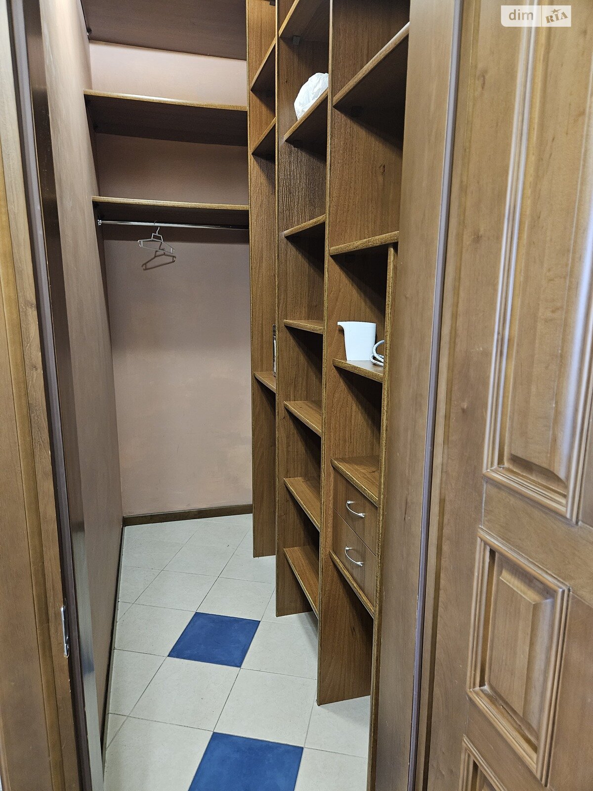 Продажа однокомнатной квартиры в Киеве, на ул. Коновальца Евгения 36Б, кв. 31, район Печерский фото 1 Продажа однокомнатной квартиры в Киеве, на ул. Коновальца Евгения 36Б, кв. 31, район Печерский фото 1