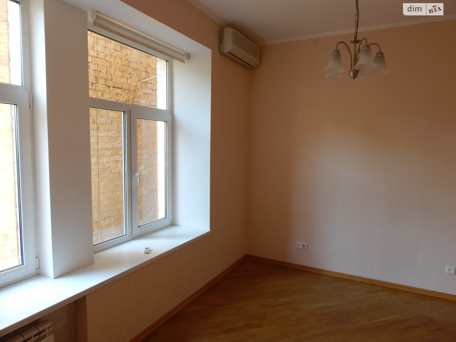 Продаж трикімнатної квартири в Києві, на вул. Костельна 6, район Печерський фото 1 Продаж трикімнатної квартири в Києві, на вул. Костельна 6, район Печерський фото 1