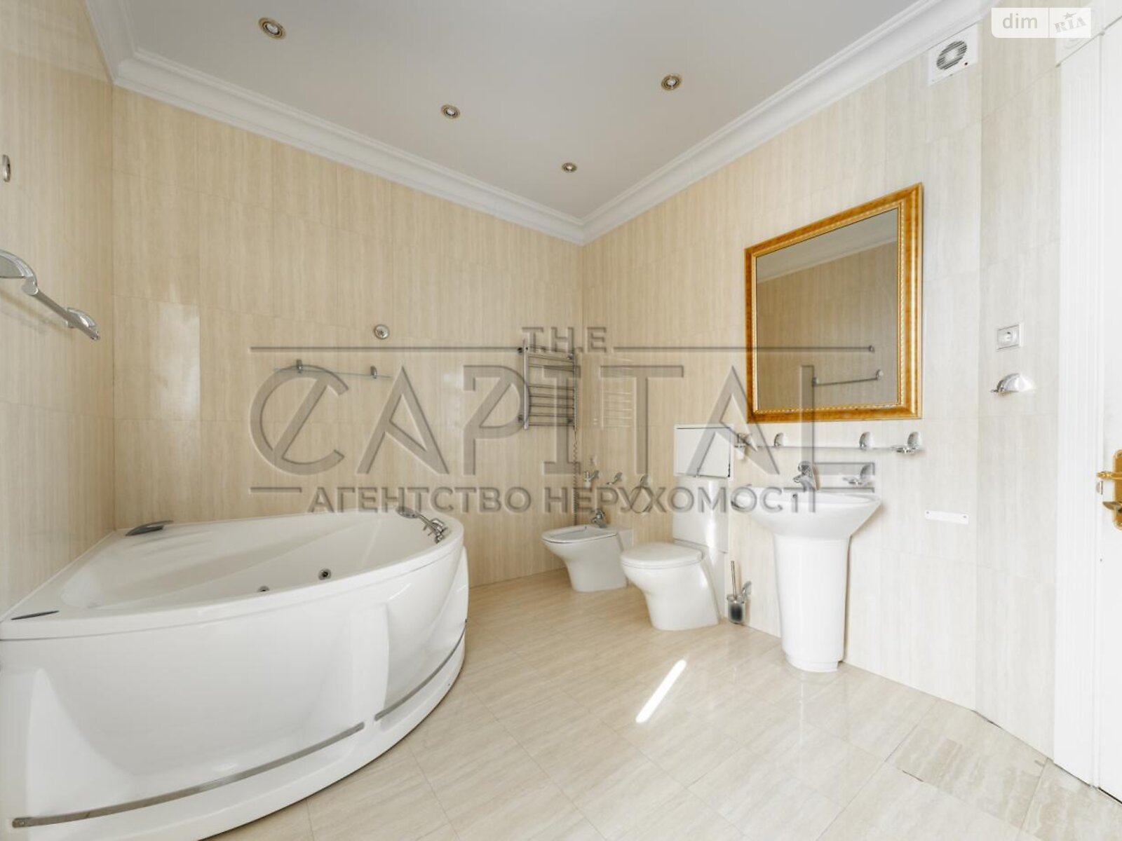 Продажа трехкомнатной квартиры в Киеве, на ул. Ковпака 17, район Печерский фото 1 Продажа трехкомнатной квартиры в Киеве, на ул. Ковпака 17, район Печерский фото 1