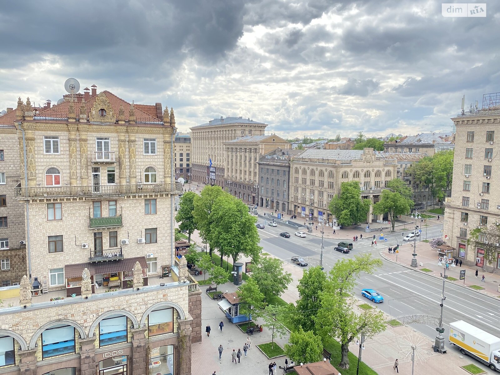 Продаж трикімнатної квартири в Києві, на вул. Хрещатик, район Печерський фото 1