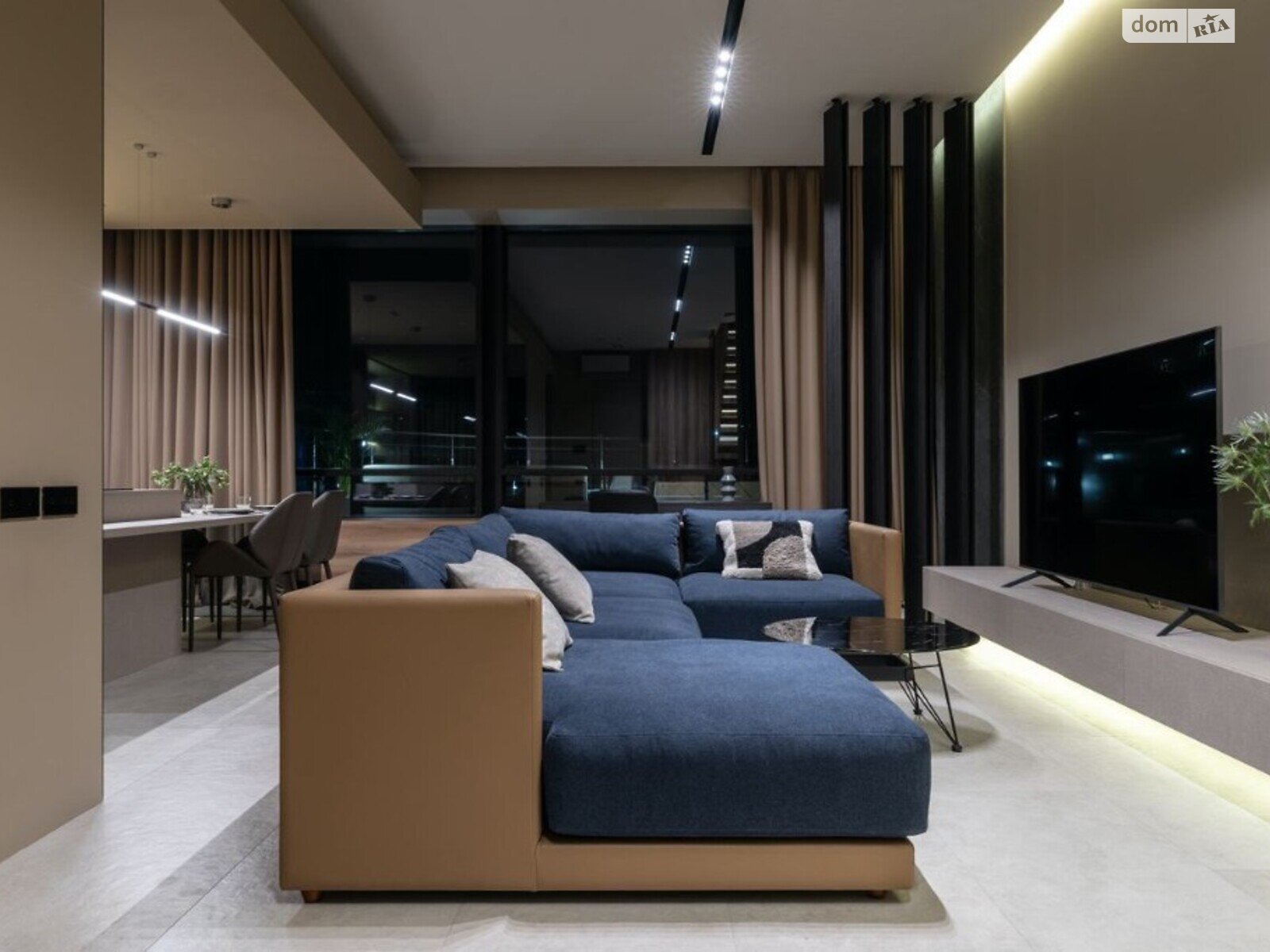 Продажа трехкомнатной квартиры в Киеве, на пер. Лабораторный 7, район Печерский фото 1 Продажа трехкомнатной квартиры в Киеве, на пер. Лабораторный 7, район Печерский фото 1