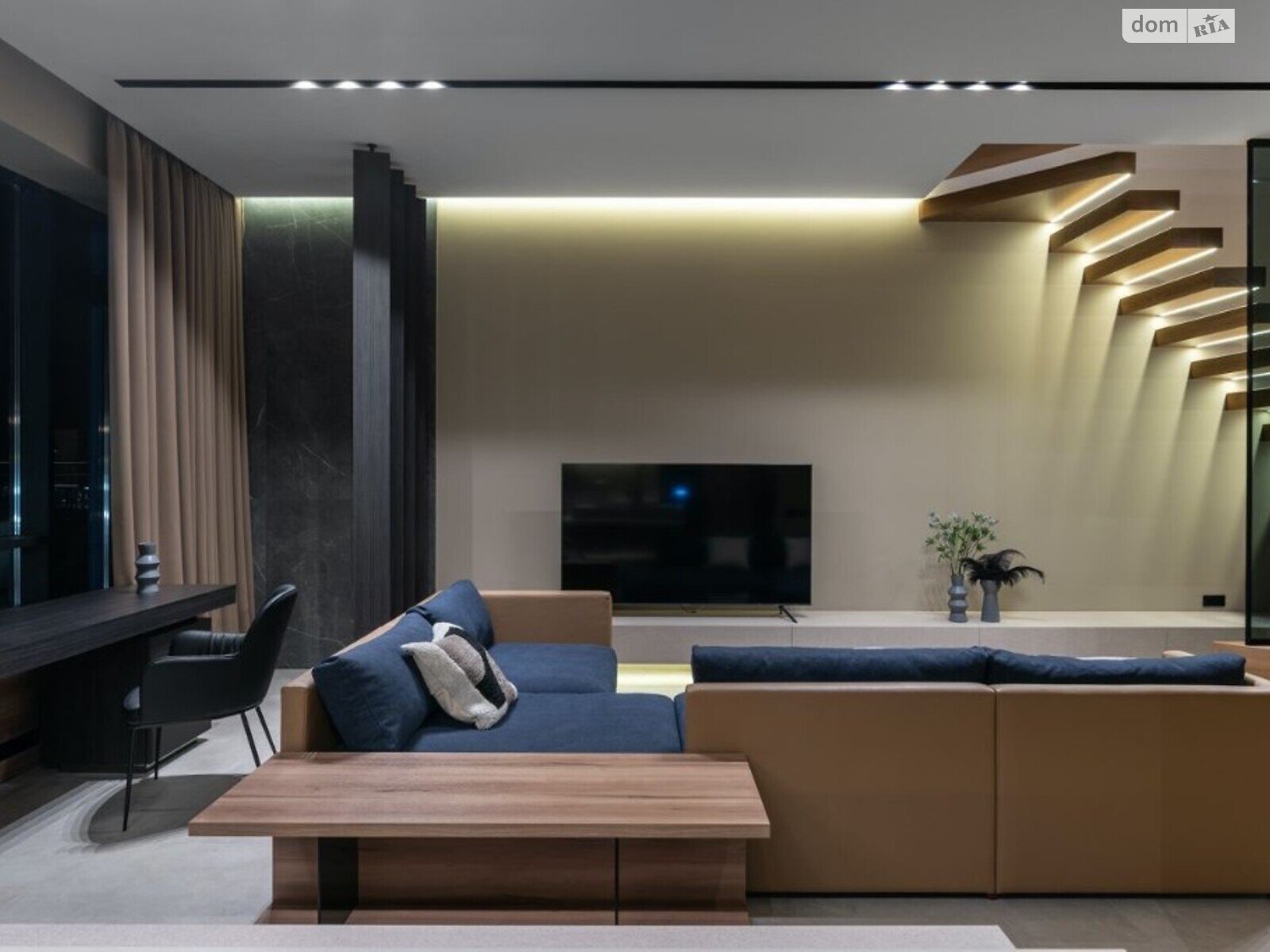 Продажа трехкомнатной квартиры в Киеве, на пер. Лабораторный 7, район Печерский фото 1 Продажа трехкомнатной квартиры в Киеве, на пер. Лабораторный 7, район Печерский фото 1