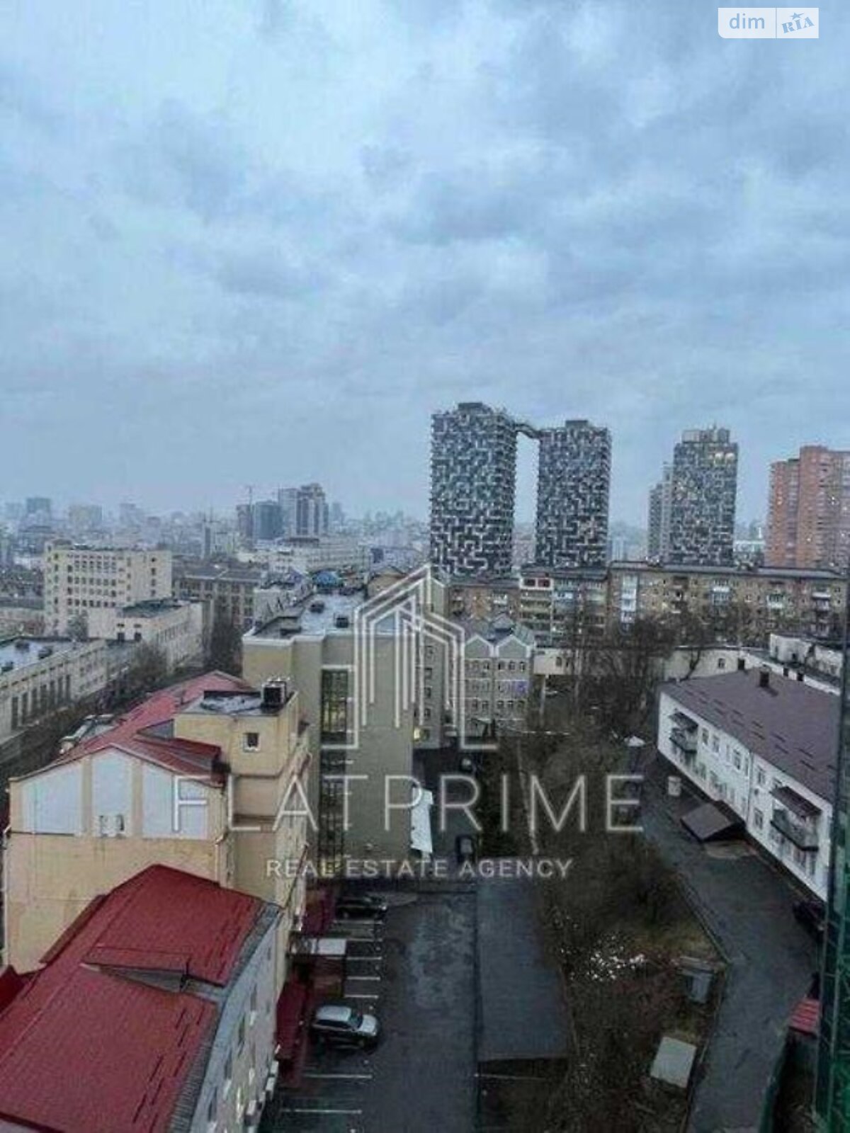 Продаж трикімнатної квартири в Києві, на пров. Лабораторний 8, район Печерський фото 1