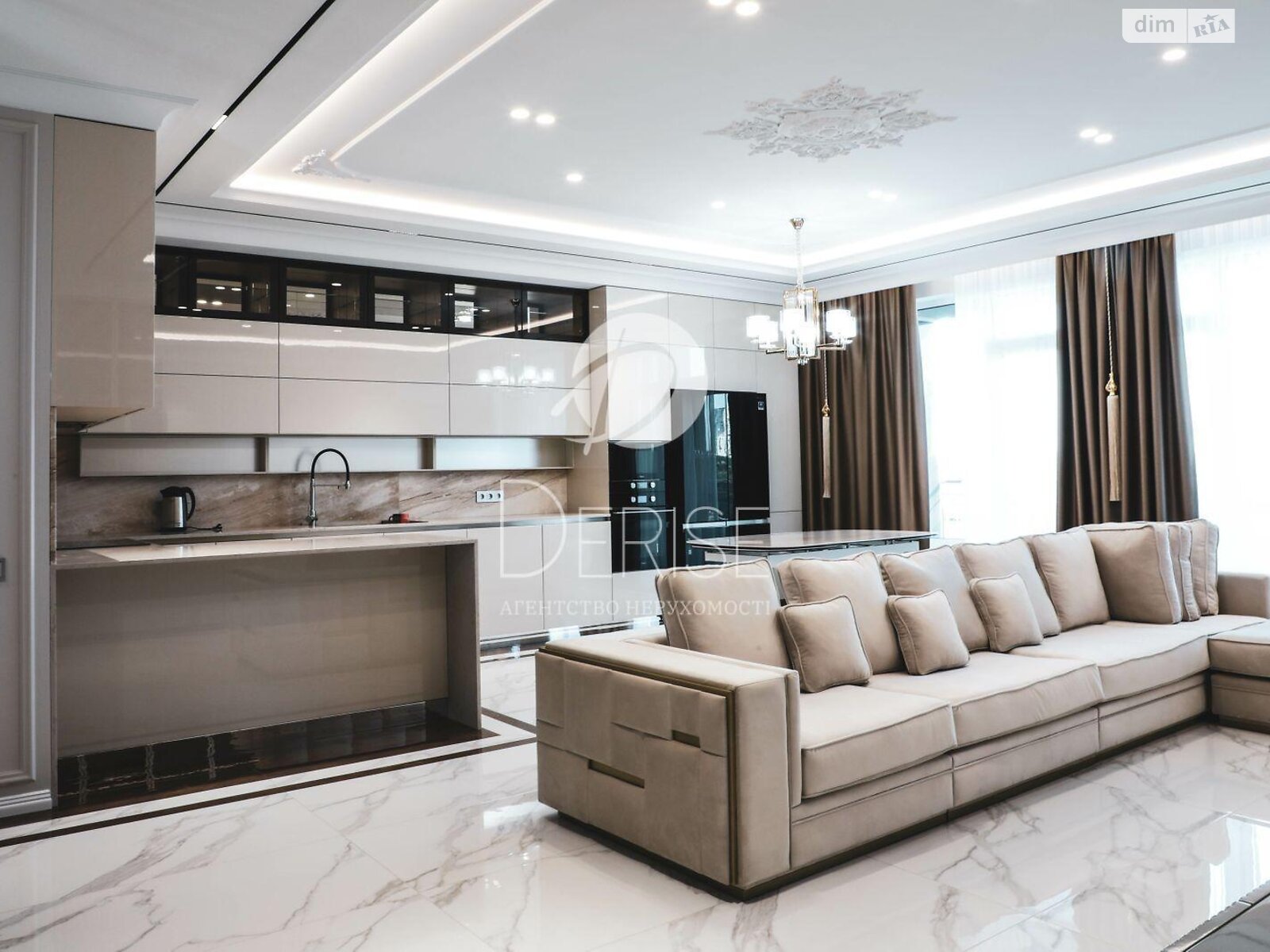 Продажа трехкомнатной квартиры в Киеве, на пер. Лабораторный 7, район Печерский фото 1 Продажа трехкомнатной квартиры в Киеве, на пер. Лабораторный 7, район Печерский фото 1