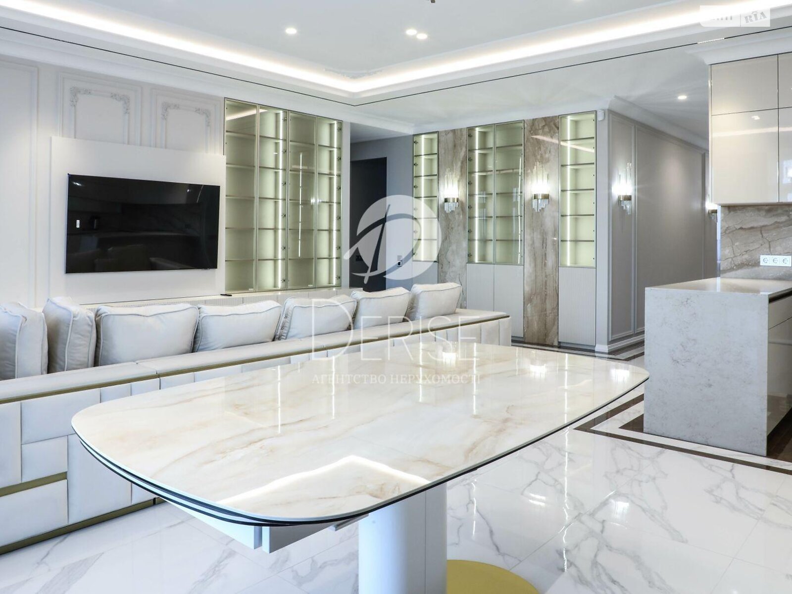 Продажа трехкомнатной квартиры в Киеве, на пер. Лабораторный 7, район Печерский фото 1 Продажа трехкомнатной квартиры в Киеве, на пер. Лабораторный 7, район Печерский фото 1