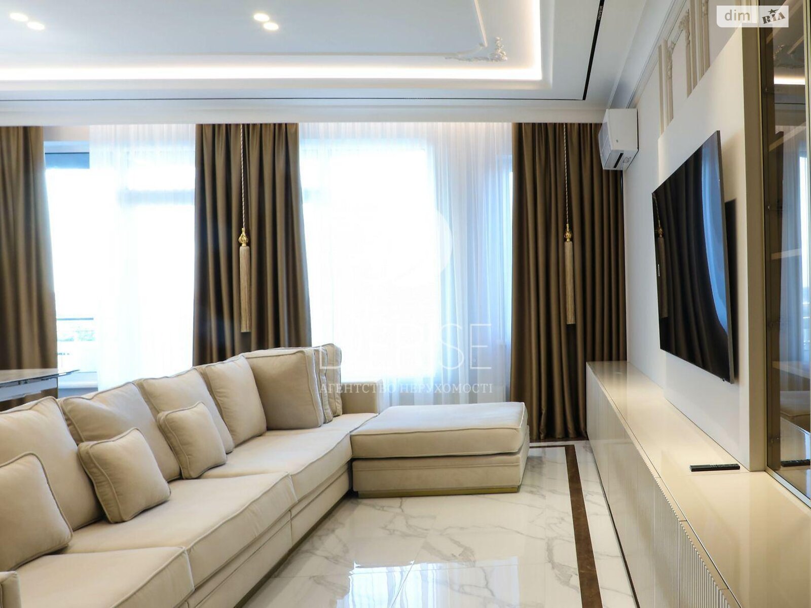 Продажа трехкомнатной квартиры в Киеве, на пер. Лабораторный 7, район Печерский фото 1 Продажа трехкомнатной квартиры в Киеве, на пер. Лабораторный 7, район Печерский фото 1